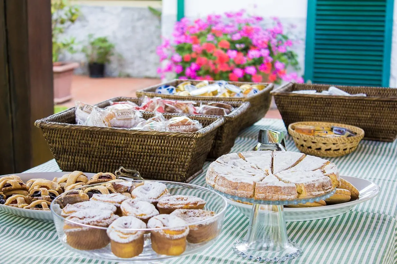 B&B Da Pio Pietrasanta Bed & Breakfast